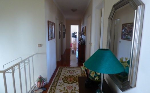 Moradia em zona de excelência, com piscina