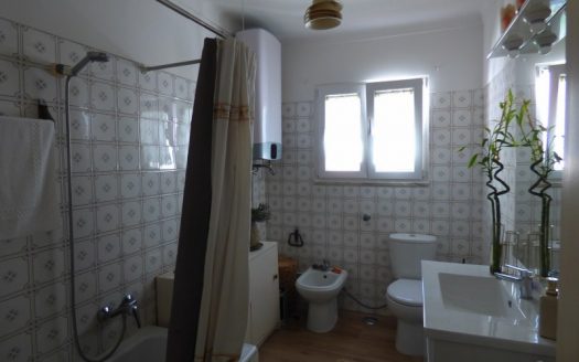 Moradia em zona de excelência, com piscina