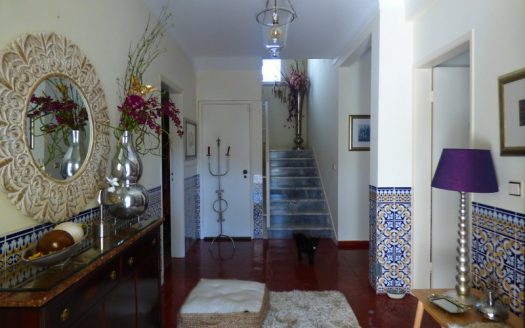 Moradia em zona de excelência, com piscina