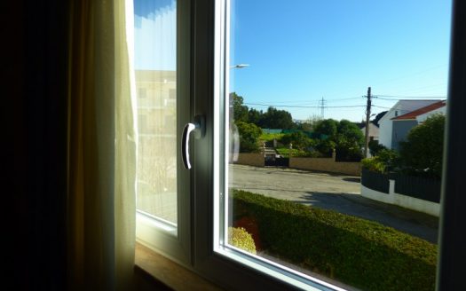 Moradia em zona de excelência, com piscina