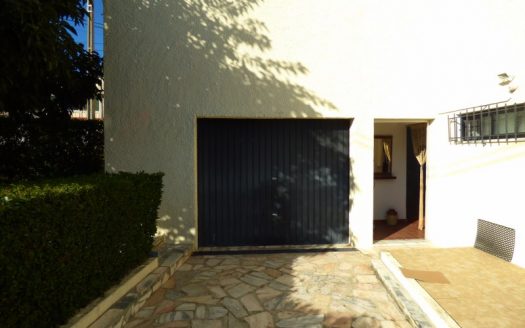 Moradia em zona de excelência, com piscina
