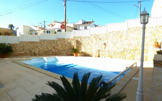 Moradia em zona de excelência, com piscina