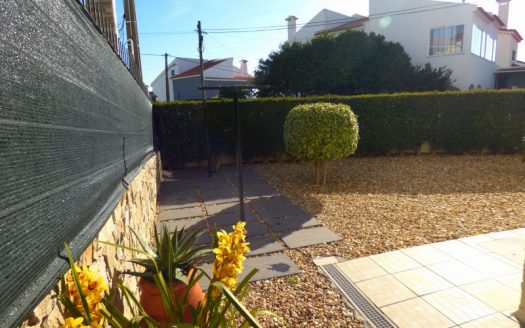 Moradia em zona de excelência, com piscina