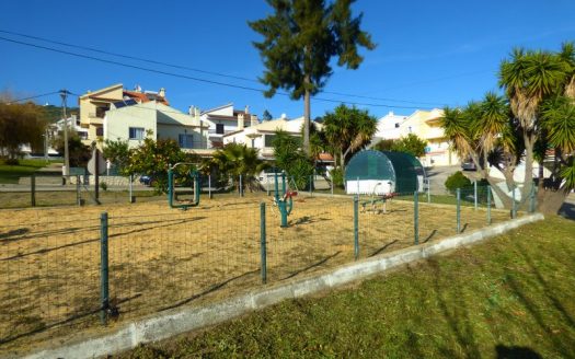 Moradia em zona de excelência, com piscina