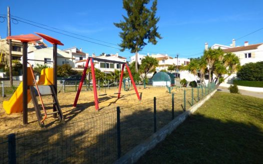 Moradia em zona de excelência, com piscina