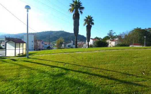 Moradia em zona de excelência, com piscina