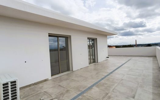 Dúplex com Garagem e Terraço – Novo – Montijo!