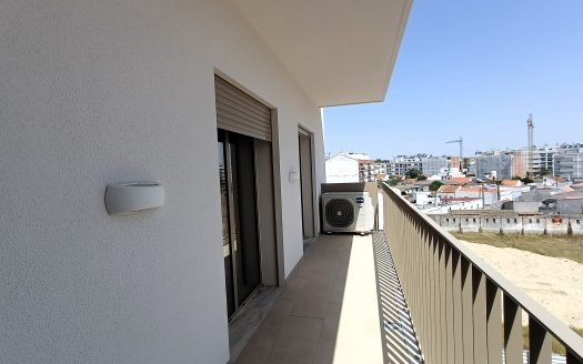 T2 com Parqueamento, duas suítes e lavandaria!