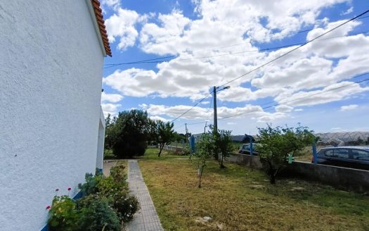 Quintinha com Moradia Térrea em Santo Isidro de Pegões!